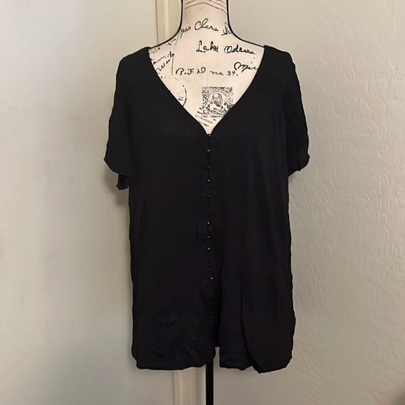 Torrid Black Button Front Swing Top - Picture 3 of 14